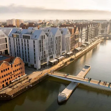 Flatbook - Center Granaria With Parking アパート