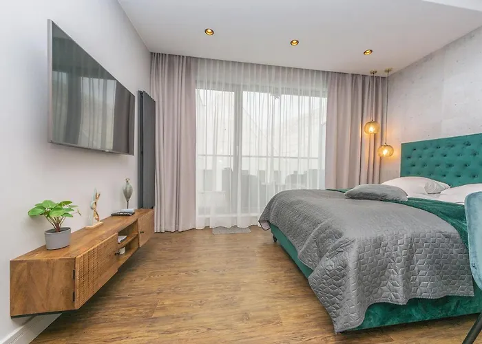 Flatbook - Center Granaria With Parking 아파트 *