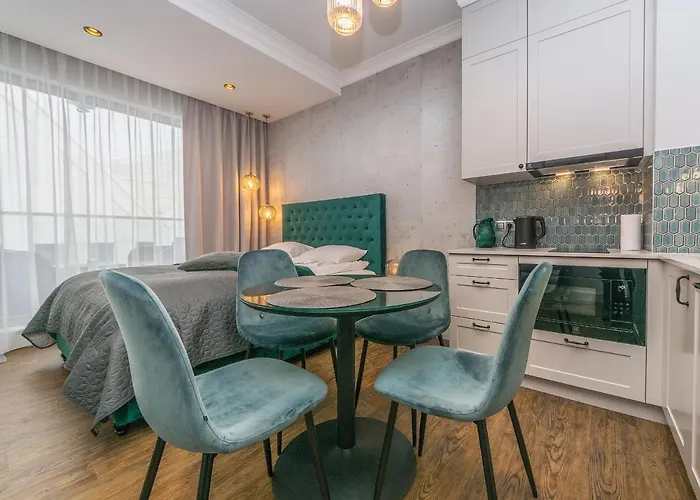 Flatbook - Center Granaria With Parking Apartament *