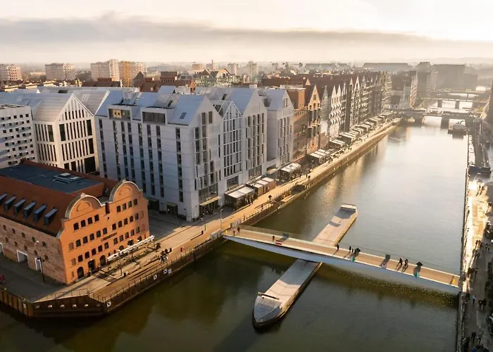 Flatbook - Center Granaria With Parking Apartament