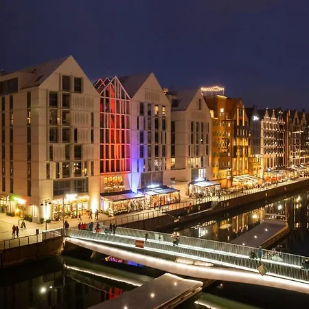 Flatbook - Center Granaria With Parking Apartman